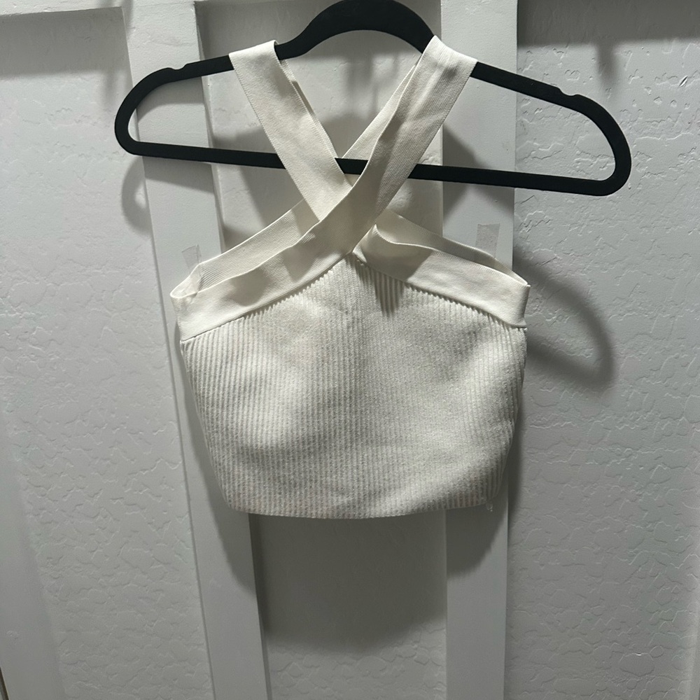 Debut Cream Cross-Back‎ Tank Top